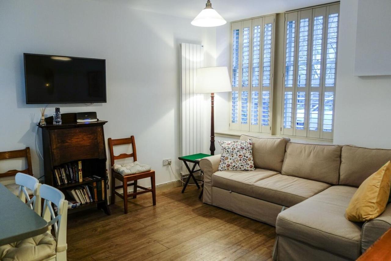 エディンバラQuiet Ground Floor Mews Flat And Parkingアパートメント エクステリア 写真
